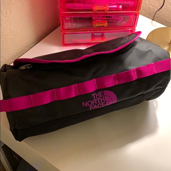 north face toilet bag